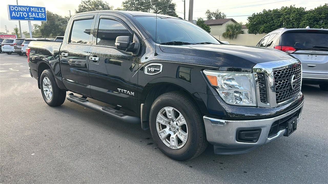 Used 2017 Nissan Titan SV RWD image 5