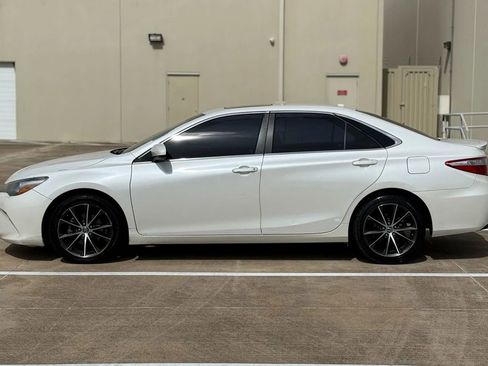 Used 2015 Toyota Camry XSE w/ Moonroof Package FWD image 5