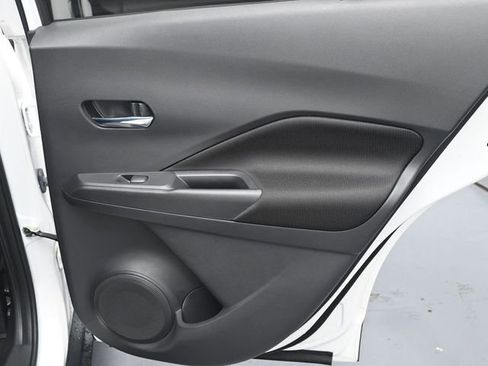 Used 2021 Nissan Kicks SV image 27