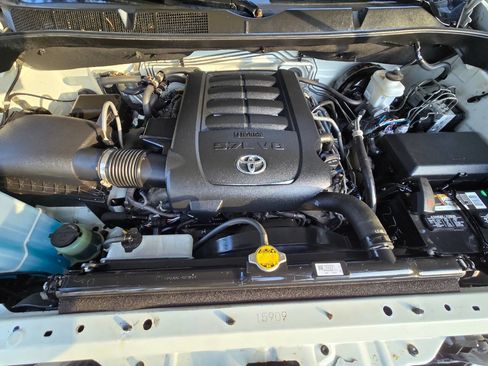 Used 2016 Toyota Sequoia Platinum AWD/4WD image 39