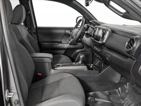 Used 2019 Toyota Tacoma TRD Sport RWD image 22