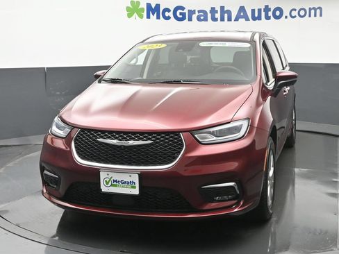 Used 2023 Chrysler Pacifica Touring-L w/ Uconnect Theater Family Group AWD/4WD image 21