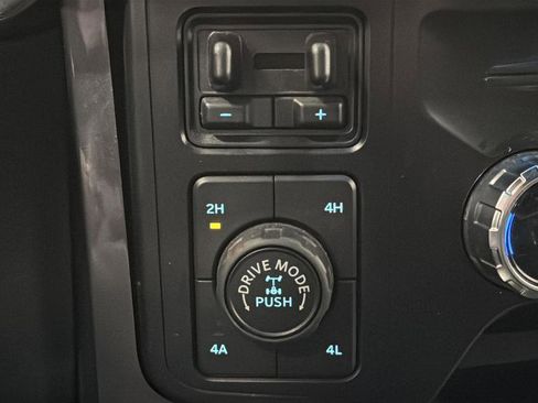 Used 2023 Ford F150 Lariat AWD/4WD image 33