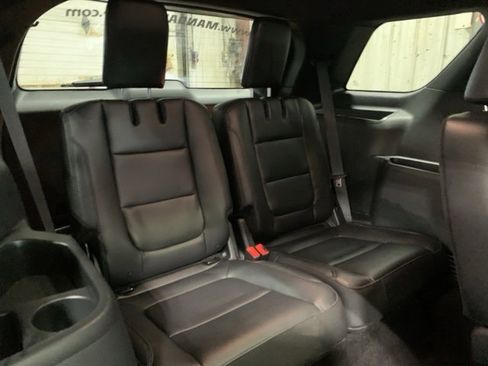 Used 2019 Ford Explorer XLT w/ Equipment Group 202A image 27