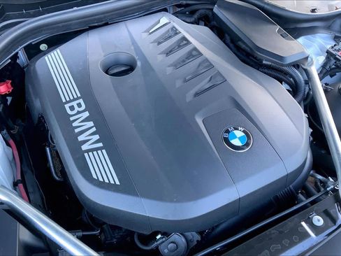 Used 2025 BMW 540i xDrive w/ Premium Package image 31