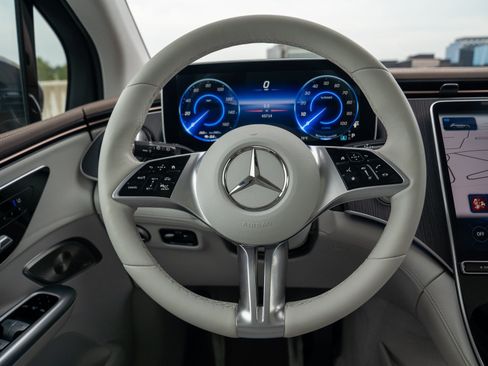 Certified 2023 Mercedes-Benz EQE 350+ 4MATIC SUV image 24