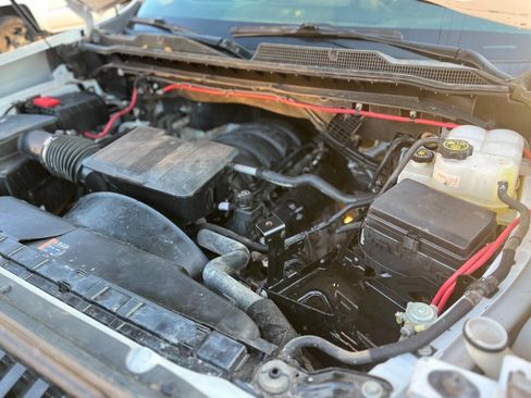 Used 2020 Chevrolet Silverado 2500 LT w/ Convenience Package image 11