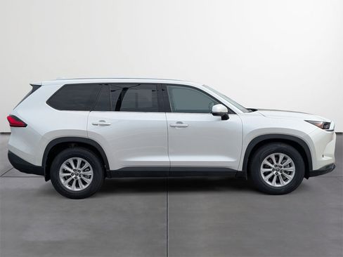 Certified 2024 Toyota Grand Highlander XLE image 6