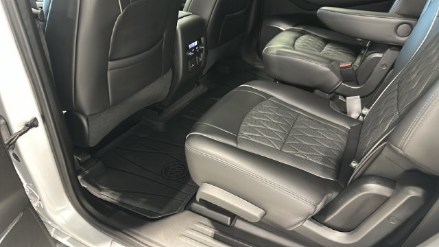 Used 2022 Buick Enclave Avenir w/ Avenir Technology Package AWD/4WD image 29