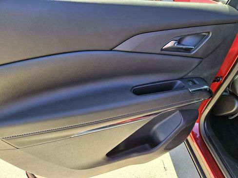 New 2026 Chevrolet Traverse LT image 9