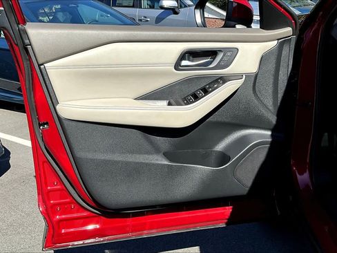 Used 2022 Nissan Rogue SL w/ SL Premium Package image 21