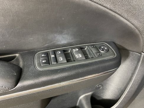 Used 2014 Dodge Charger SE w/ Sport Appearance Group image 11