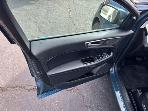 Used 2016 Ford Edge SEL w/ Equipment Group 201A image 34