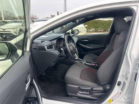 Used 2025 Toyota Corolla SE image 12