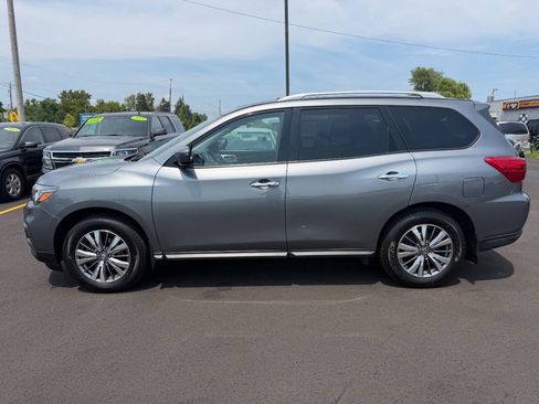Used 2020 Nissan Pathfinder S AWD/4WD image 2