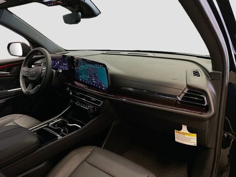 New 2026 Chevrolet Traverse Z71 w/ Driver Confidence Package image 30