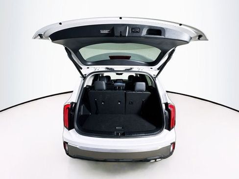 Certified 2025 Kia Telluride EX image 37