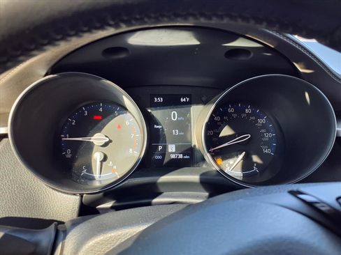 Used 2022 Toyota C-HR Limited image 12