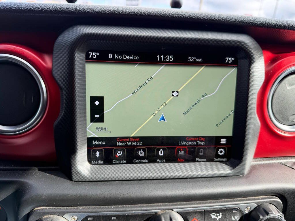 Used 2021 Jeep Gladiator Rubicon w/ Dual Top Group AWD/4WD image 27