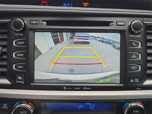 Used 2019 Toyota Highlander Limited image 22