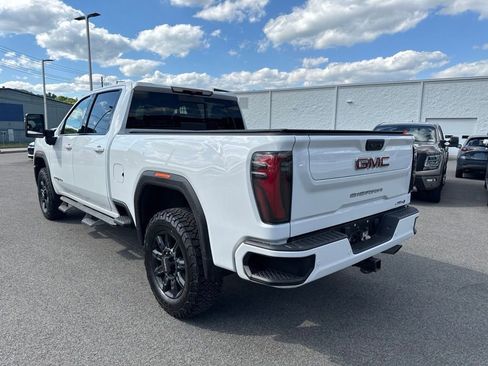 Used 2025 GMC Sierra 2500 AT4 w/ AT4 Preferred Package AWD/4WD image 4