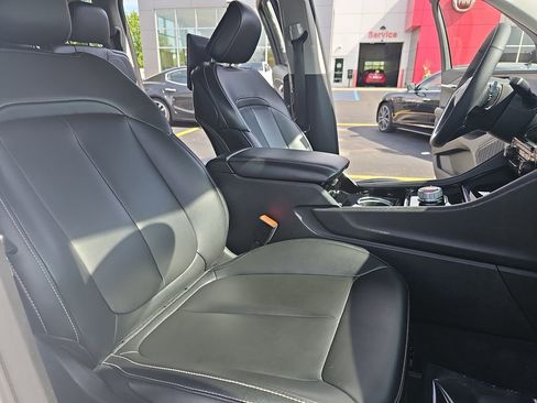 Certified 2023 Jeep Grand Cherokee L Limited w/ Luxury Tech Group II AWD/4WD image 10