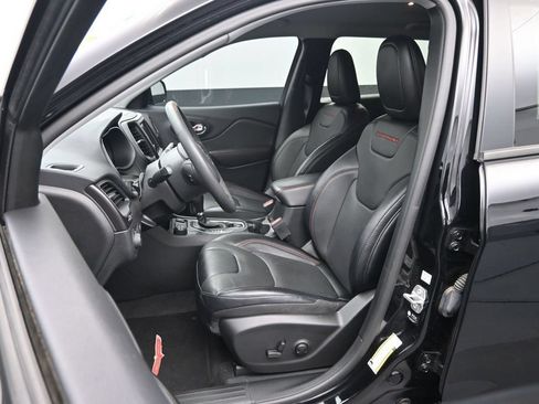 Used 2022 Jeep Cherokee Trailhawk w/ Premium Leather Package AWD/4WD image 22