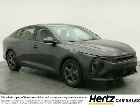 Used 2025 Kia K4 LXS image 1