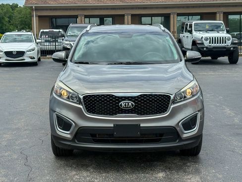 Used 2018 Kia Sorento LX AWD/4WD image 4