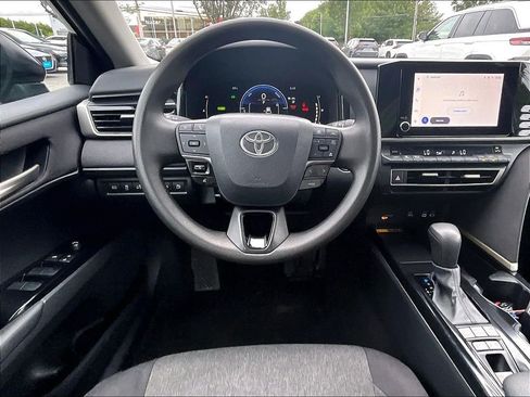 Used 2025 Toyota Camry LE FWD image 17