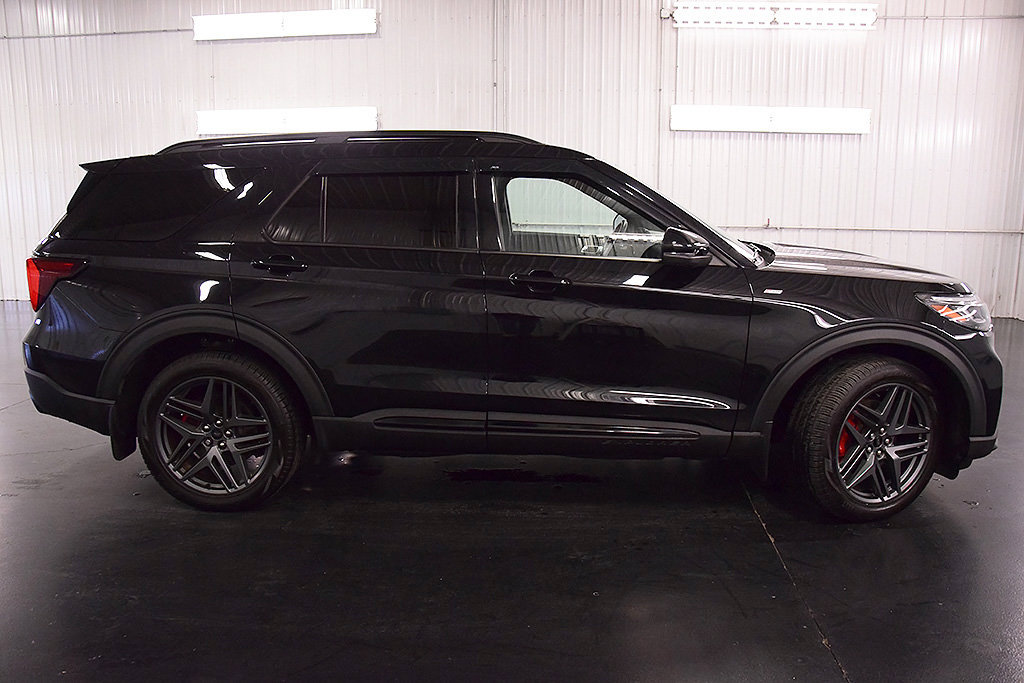 Used 2025 Ford Explorer ST-Line w/ Premium Package AWD/4WD image 8