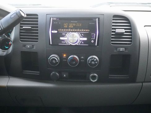 Used 2010 GMC Sierra 2500 W/T w/ Work Truck Preferred Package image 13