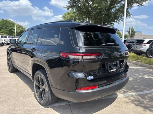 Used 2023 Jeep Grand Cherokee L Laredo AWD/4WD image 7