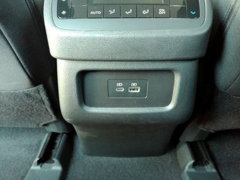 Used 2024 Nissan Pathfinder SV image 26