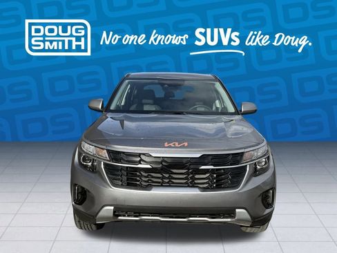 Used 2025 Kia Seltos LX image 6