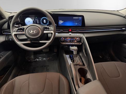 Certified 2024 Hyundai Elantra SEL FWD image 10