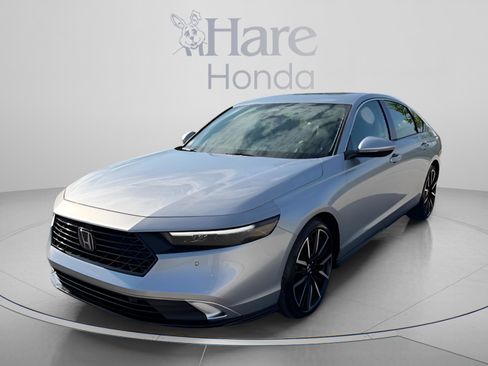 Used 2025 Honda Accord Touring image 1