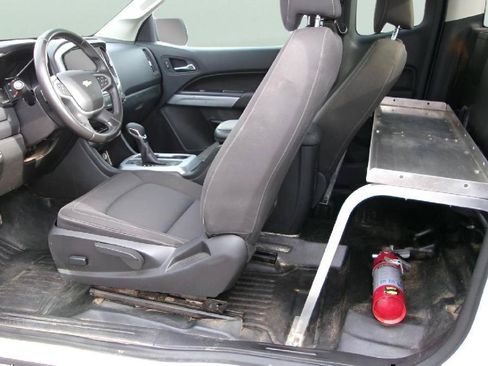Used 2022 Chevrolet Colorado LT w/ Fleet Safety Package RWD image 9