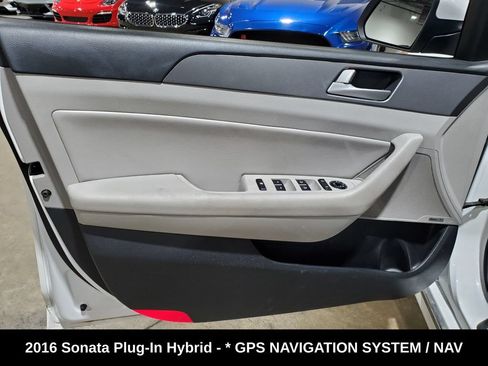 Used 2016 Hyundai Sonata Plug-In Hybrid FWD image 8