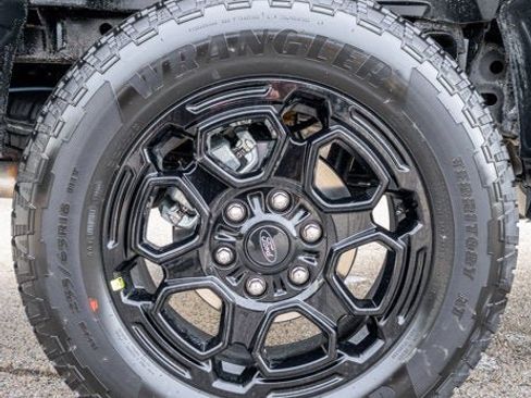 New 2025 Ford Ranger XLT w/ FX4 Off-Road Package image 9