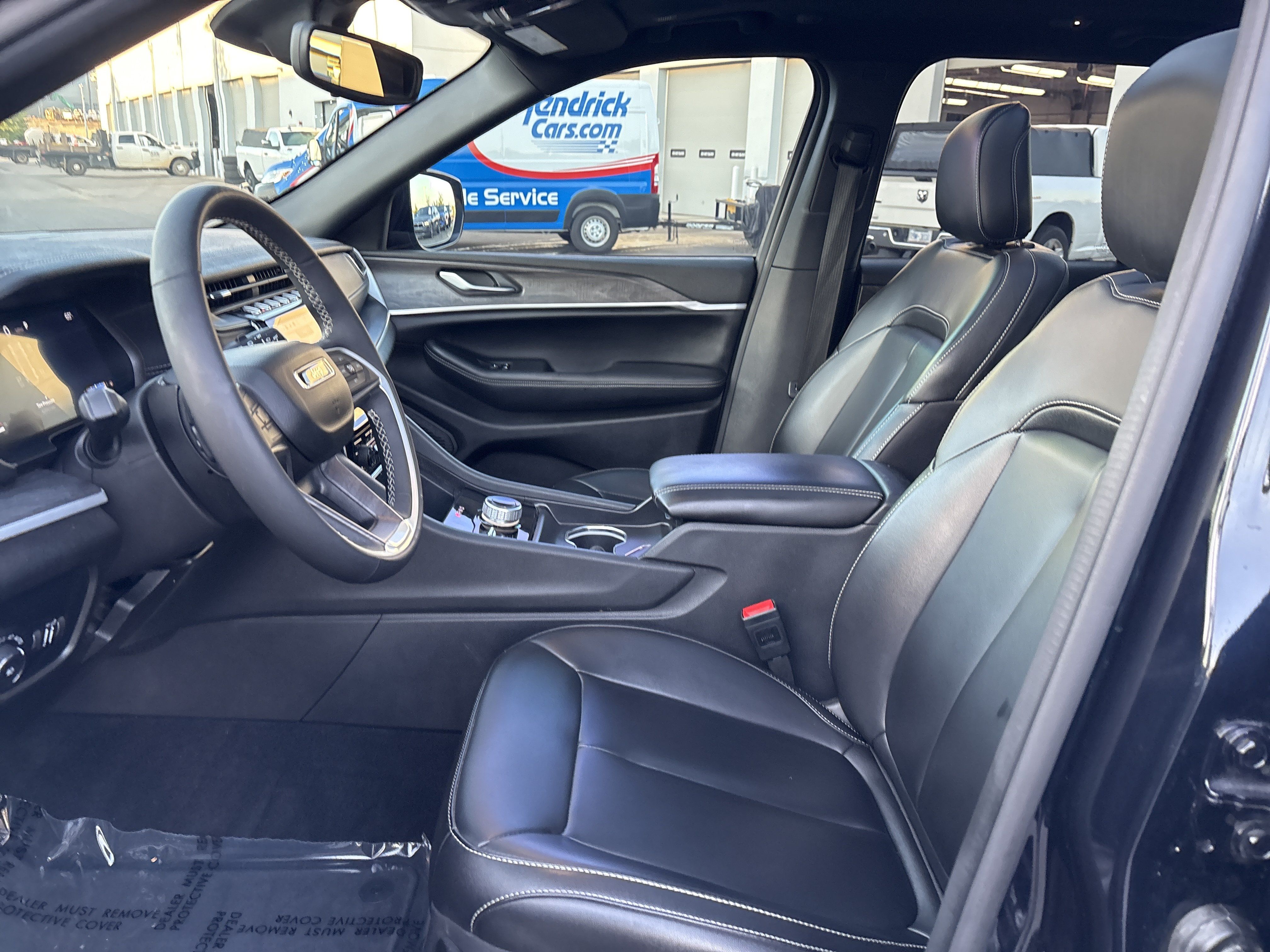 Used 2024 Jeep Grand Cherokee Limited AWD/4WD image 17