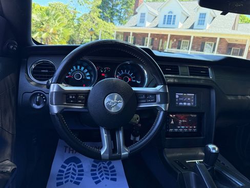 Used 2013 Ford Mustang Coupe RWD image 50