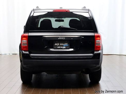 Used 2017 Jeep Patriot Sport FWD image 7