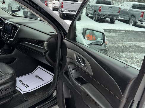 Used 2020 Chevrolet Traverse LT image 18