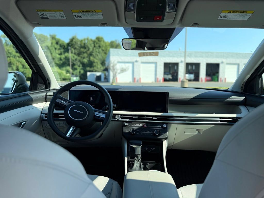 New 2025 Hyundai Tucson SE FWD image 18