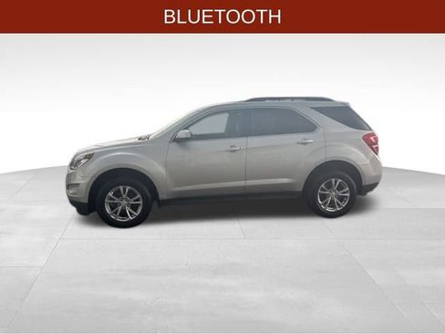 Used 2017 Chevrolet Equinox LT w/ Convenience Package image 4