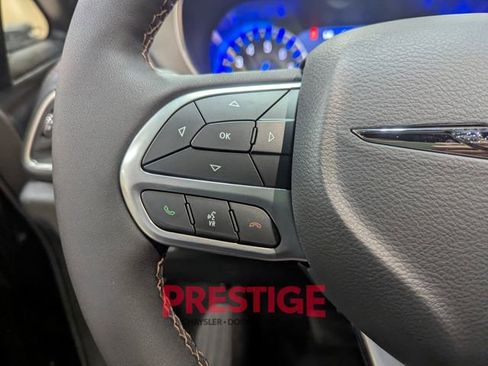 New 2026 Chrysler Pacifica Pinnacle image 14