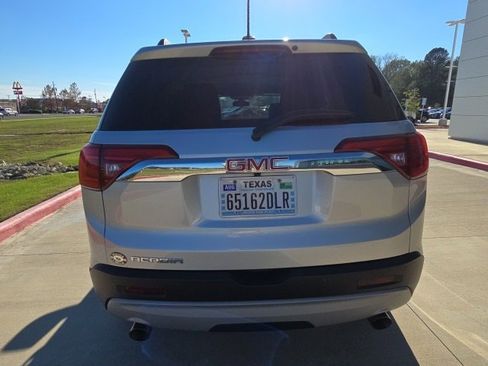 Used 2017 GMC Acadia SLT image 4