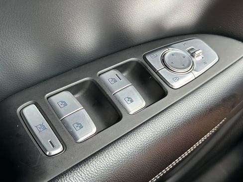 Used 2026 Genesis G70 2.5T RWD image 30