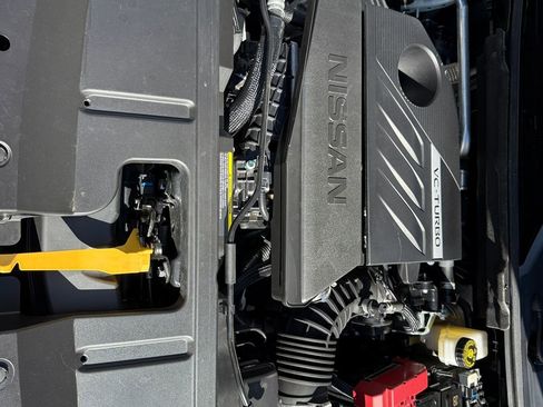 Used 2023 Nissan Rogue SV image 26